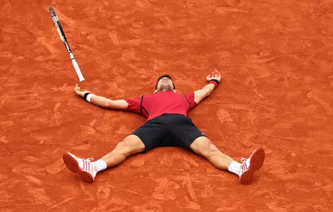 Eurosport transmite partidele de tenis din turneul de la Roland Garros. Meciurile de calificare au loc astăzi