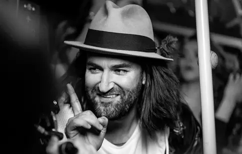 Premieră la „Românii au talent”: Smiley cântă live, vineri seară, cel mai nou single, „Domnu’ Smiley”