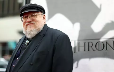 Încă un roman de George R.R. Martin ajunge pe micile ecrane. SyFy va adapta „Zburătorii nopții”