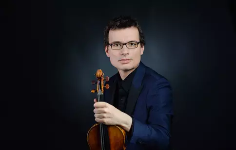Alexandru Tomescu și celebra lui vioară pleacă în lume după terminarea Turneului Stradivarius nr. 10