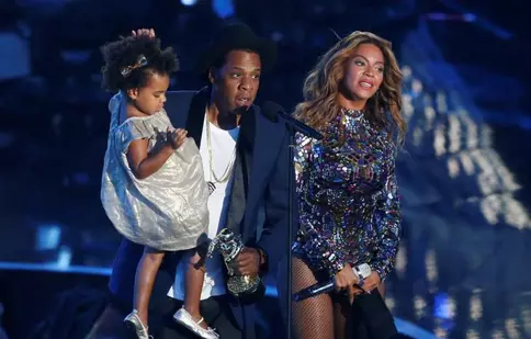 Beyoncé, mamă pentru a doua oară. Cântăreaţa a născut gemeni