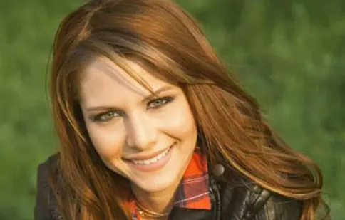 Ezgi Asaroglu, protagonista din „Bahar: Viață furată”, schimbă prefixul