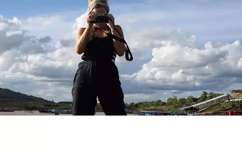 FOTO. Kate Hudson explorează Cambodgia alături de noul ei iubit