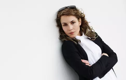 TRAILER. Noomi Rapace interpretează șapte roluri în „Seven Sisters”, lungmetraj filmat integral în România