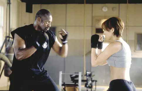 Recomandarea TVmania pentru seara de joi, 13 iulie: „Destul!”, cu Jennifer Lopez și Bill Campbell