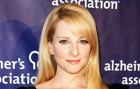 Melissa Rauch din „Teoria Big Bang” a anunțat că este însărcinată. Dar le-a dat fanilor și o veste proastă