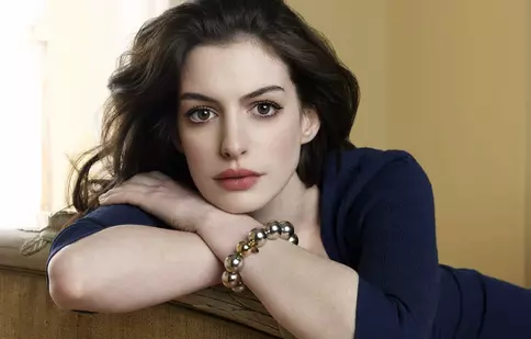 Anne Hathaway, în discuții pentru a o înlocui pe Amy Schumer  în filmul „Barbie”