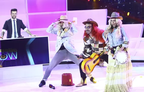 Carmen Trandafir, Anca Neacșu, Daniel Max Dragomir și Alex Florea sunt invitații de sâmbătă la „FANtastic Show”