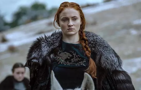 EXCLUSIV: Ne-am întâlnit cu Sophie Turner („Urzeala tronurilor”): „Pentru Sansa, cred că mi-ar plăcea o moarte mișto”
