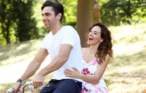 Pro 2 aduce un nou serial turcesc, „O singură privire”, cu Kadir Doğulu în rol principal