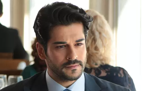 Burak Özçivit a făcut anunţul pe care îl aştepta toată lumea