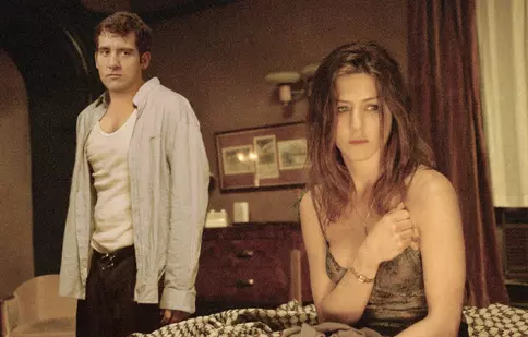 Recomandarea TVmania pentru seara de vineri, 10 noiembrie: „Fără control” cu Jennifer Aniston și Clive Owen