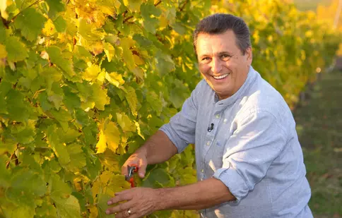 Nea Mărin va face din nou instrucție cu vedetele în emisiunea „Poftiți în vacanță”