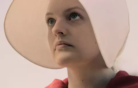 Trailer. Pentru sezonul al treilea al serialului „Povestea slujitoarei” va trebui să mai așteptăm