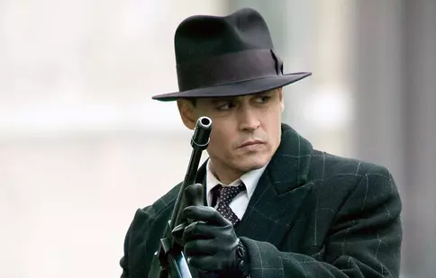 Recomandarea TVmania pentru seara de luni, 13 noiembrie: „Inamicii publici” cu Johnny Depp și Marion Cotillard