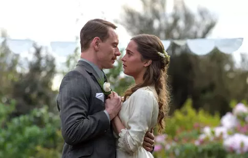 Recomandarea TVmania pentru seara de vineri, 17 noiembrie: „O lumină între oceane” cu Michael Fassbender și Alicia Vikander