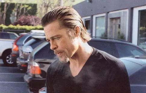 Brad Pitt merge la terapie în fiecare săptămână