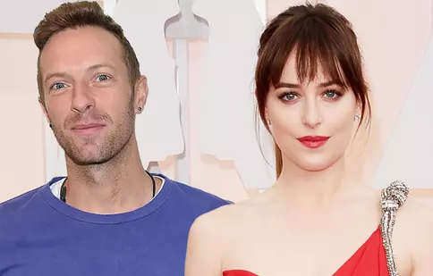 E oficial! Dakota Johnson și Chris Martin formează un cuplu
