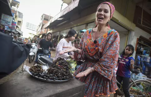 La filmările pentru „Asia Express”, Gina Pistol a gustat mâncărurile bizare ale asiaticilor: tarantule, scorpioni și greieri prăjiți