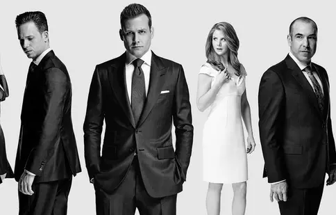 Serialul „Suits”/„Costume” a fost prelungit cu încă un sezon. Din distribuție dispar Meghan Markle și Patrick J. Adams!