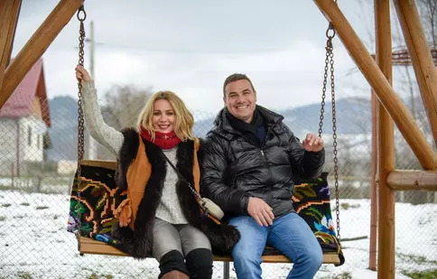 Mircea Radu, ajutat de Dana Săvuică și Ionuț Iftimoaie să găsească cele mai mândre fete pentru show-ul „Ie, Românie”