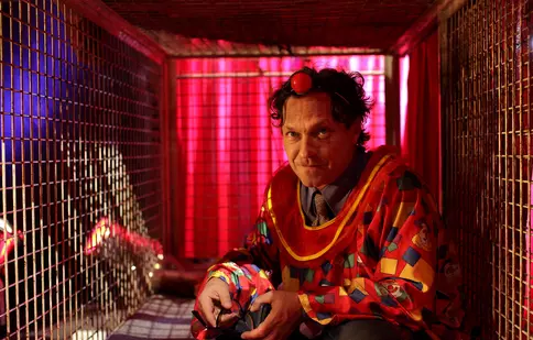 Premieră la TVR: „Circul Matteo”, o comedie neagră despre tehnica manipulării