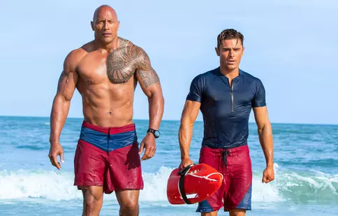 Cum a acceptat Dwayne Johnson „Zmeura de Aur” oferită filmului „Baywatch”