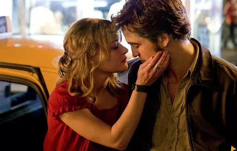 Recomandarea TVmania pentru seara de vineri, 9 martie: „Amintește-ți de mine” cu Robert Pattison și Emilie de Ravin