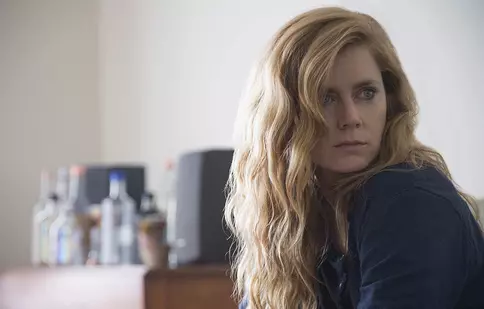 TRAILER: Au apărut primele imagini din noul serial HBO „Sharp Objects”, cu Amy Adams