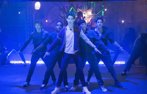 Disney Channel difuzează în premieră un nou film pentru adolescenți, „Zombi”