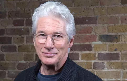 Richard Gere face serial! Actorul american joacă pentru BBC, în drama „MotherFatherSon”