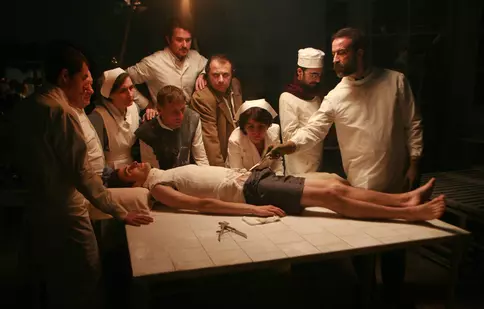 Lungmetrajul „Inimi cicatrizate”, regizat de Radu Jude, este disponibil pe DVD în ediție premium