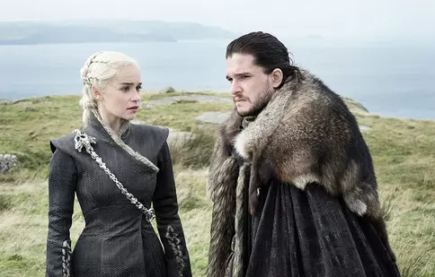 Actrița Emilia Clarke, Daenerys Targaryen din „Urzeala tonurilor”, și-a luat adio de la serial