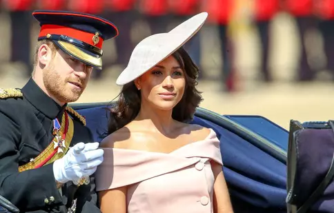 FOTO. Prințul Harry și Meghan Markle, primele fotografii alături de bebelușul regal