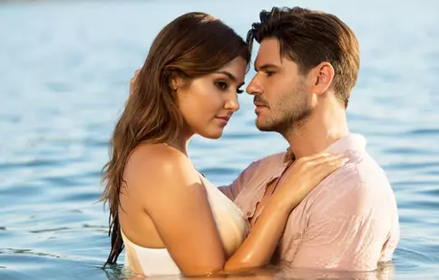 Ce au în comun Tolgahan Sayışman și Hande Erçel, actorii din „Perla neagră”