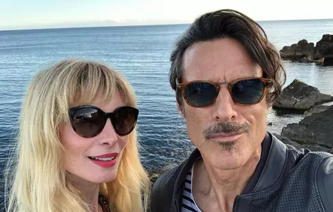 Paulo Pires, din serialul „Aleasa Regelui”, a sărbătorit „majoratul” căsniciei