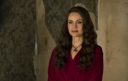 GALERIE FOTO. Netflix anunță o nouă producție, serialul „The Haunting of Hill House”, cu Carla Gugino