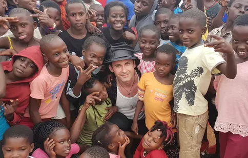 Dan Bălan continuă povestea „Dragostea din tei” în Africa