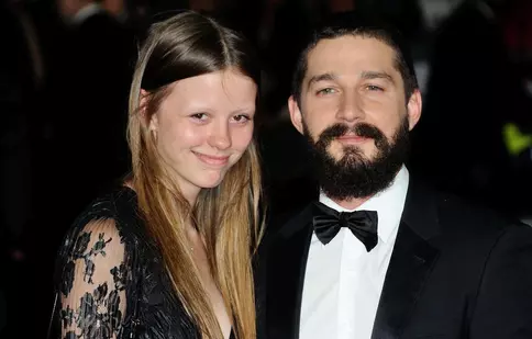 Shia LaBeouf și soția lui, Mia Goth, divorțează