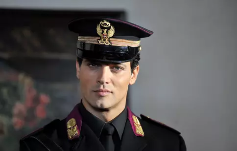 De mâine, 15 septembrie, Gabriel Garko se întoarce la TVR 2 în serialul italian „Păcatul și rușinea”