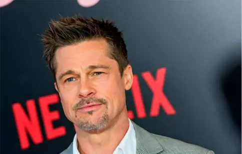 Actorul Brad Pitt se va recăsători, spun prietenii acestuia, dar nu cu o celebritate