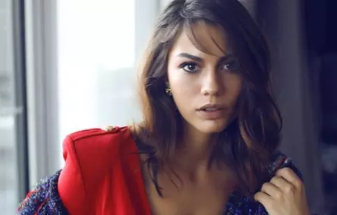 Demet Özdemir are succes în carieră, nu şi în iubire