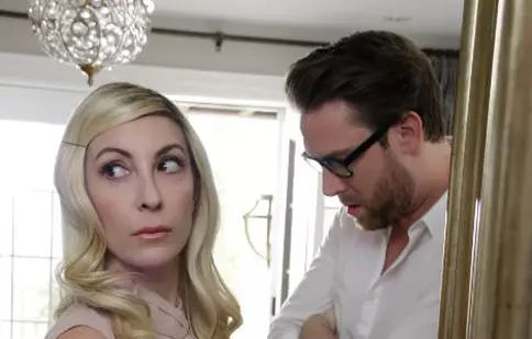 În luna octombrie, CBS REALITY difuzează emisiunea „Faimoși și faliți”