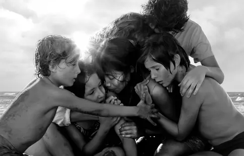 Netflix a lansat afișul oficial al lungmetrajului „Roma”, creat de laureatul Oscar - Alfonso Cuarón