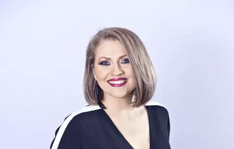 GALERIE FOTO. Mirela Vaida și-a botezat băiețelul. Ce rochie a purtat vedeta la eveniment