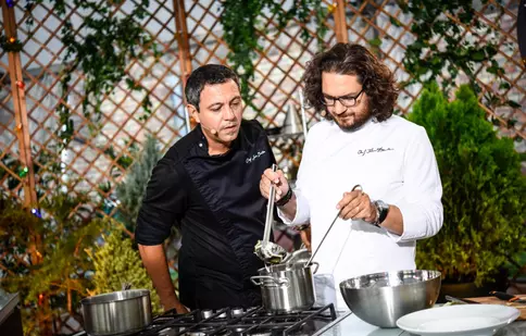 FOTO. Preparat tradițional african, sub cloșurile ”Chefi la cuțite”