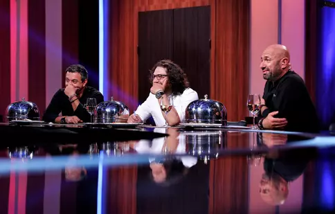 FOTO. Romică Țociu și sosia lui gătesc împreună la „Chefi la cuțite”. Cât de bine seamănă cei doi!