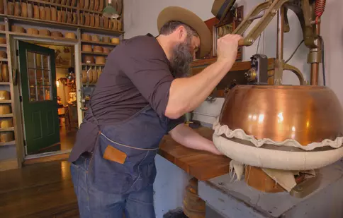 „Meșteșuguri din trecut”, un nou serial la History, din 19 noiembrie