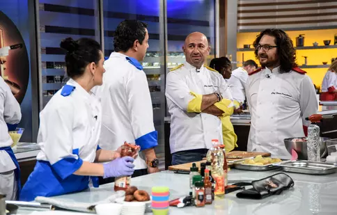 Panica și emoțiile dau în clocot în a doua confruntare pe echipe la ”Chefi la cuțite”.