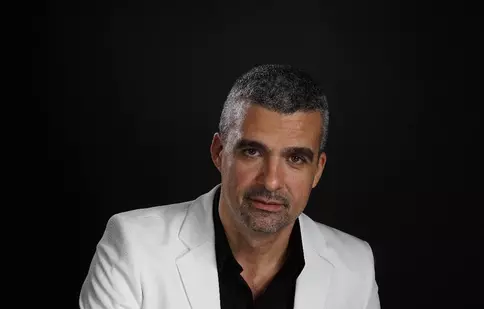 Aurelian Temişan şi Ilinca Avram prezintă show-urile Eurovision România